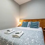 Experience The Charm With Terrace 아파트 포르투
